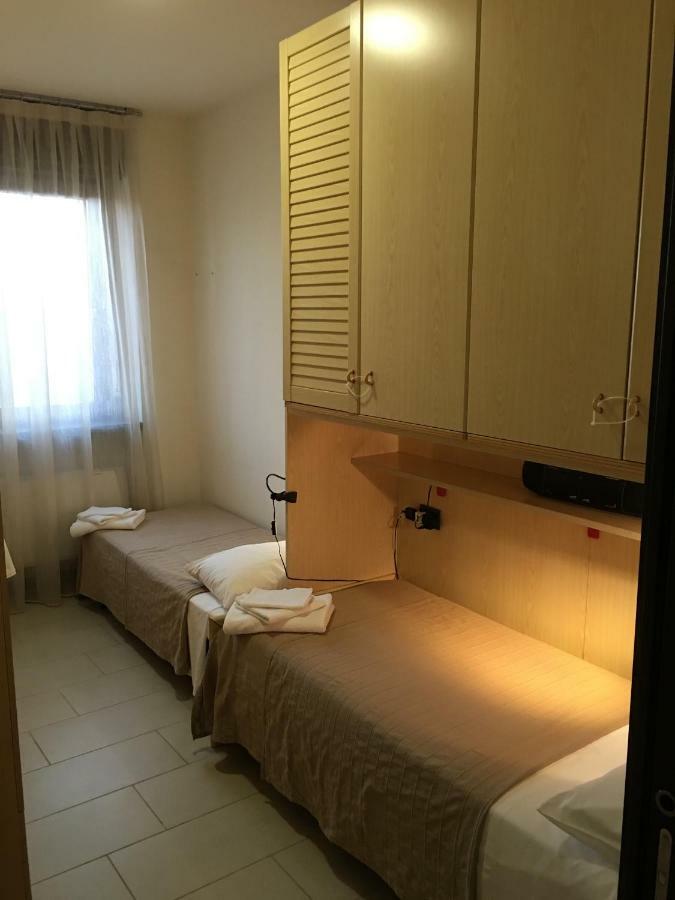 Suite Carpiano Melegnano Exterior photo