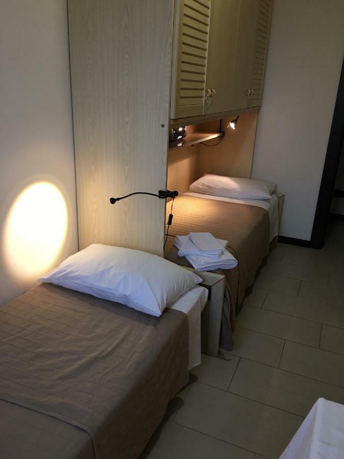 Suite Carpiano Melegnano Exterior photo